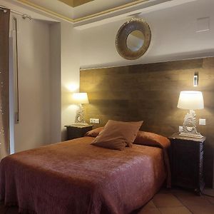 Habitación Económica con Cama King